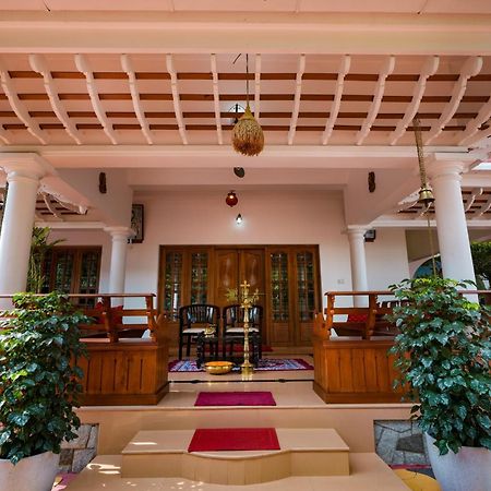 Parudeesa - Heavenly- Luxurious Palace Look-Near Cbd - Kerala - India With Breakfast Kaladi Exterior photo