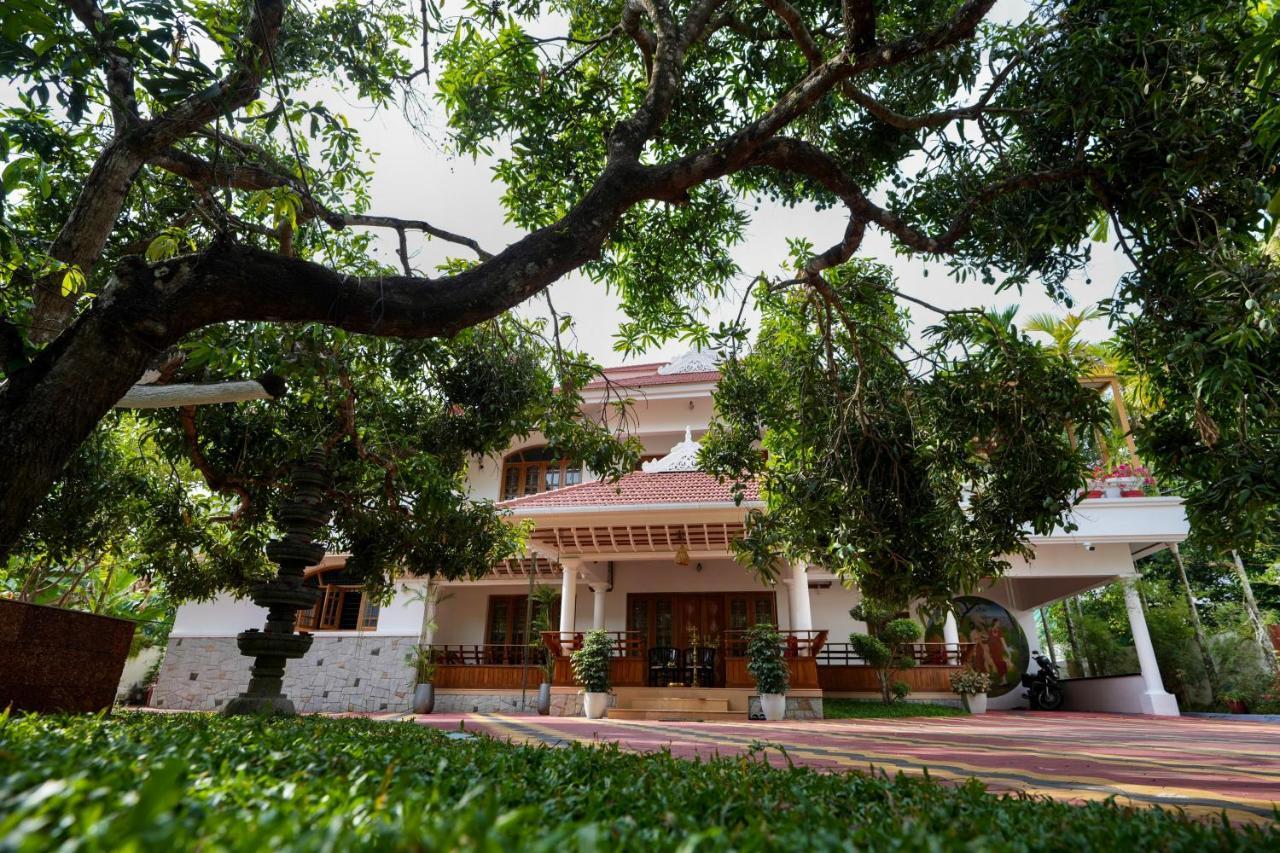 Parudeesa - Heavenly- Luxurious Palace Look-Near Cbd - Kerala - India With Breakfast Kaladi Exterior photo
